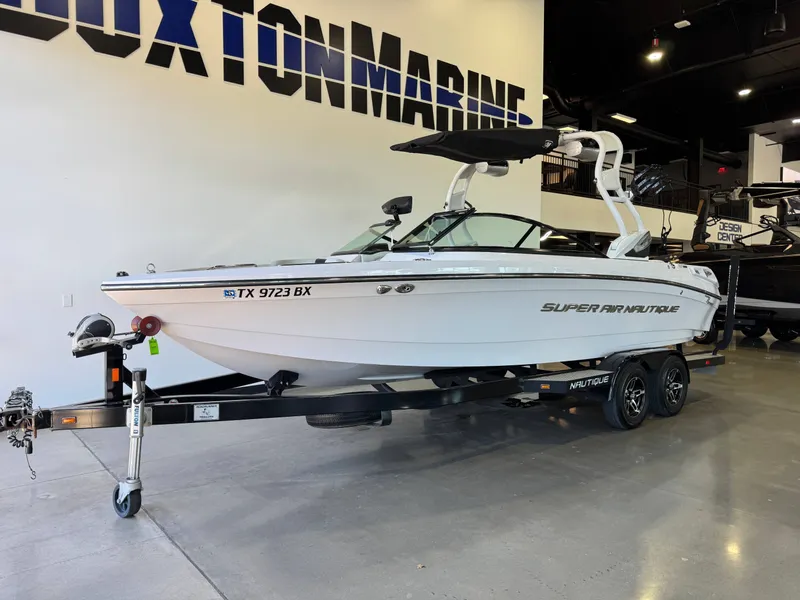 Slide: The Image of Nautique Super Air Nautique 230 2013 - 2