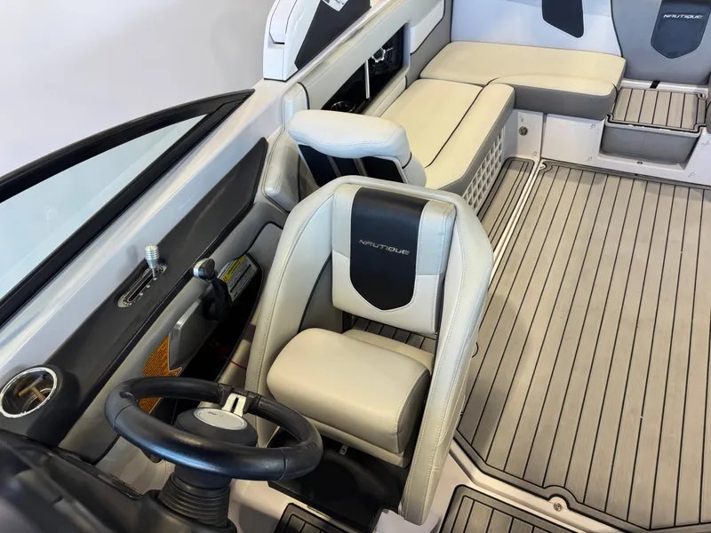 Slide: The Image of Nautique Super Air Nautique 230 2013 - 21