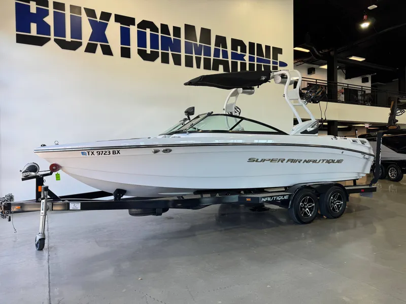 Slide: The Image of Nautique Super Air Nautique 230 2013 - 3