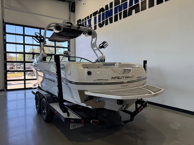 Slide: The Image of Nautique Super Air Nautique 230 2013 - 5