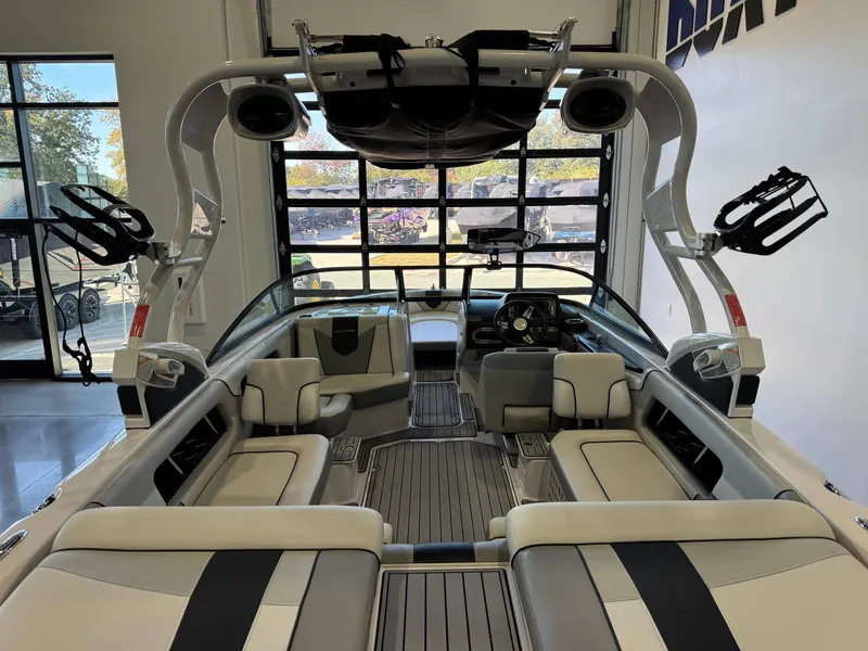 Slide: The Image of Nautique Super Air Nautique 230 2013 - 9