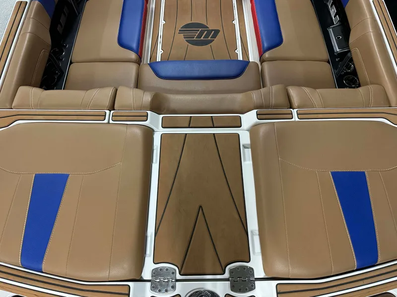 Slide: The Image of Malibu Wakesetter 23 LSV 2021 - 14