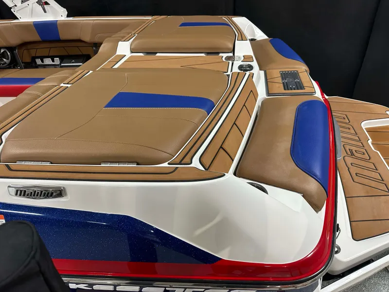 Slide: The Image of Malibu Wakesetter 23 LSV 2021 - 4
