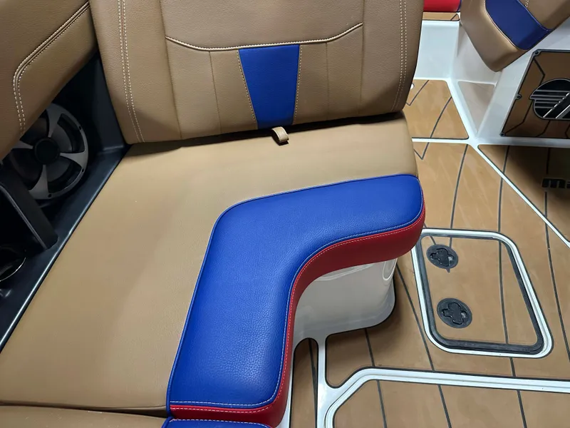 Slide: The Image of Malibu Wakesetter 23 LSV 2021 - 47