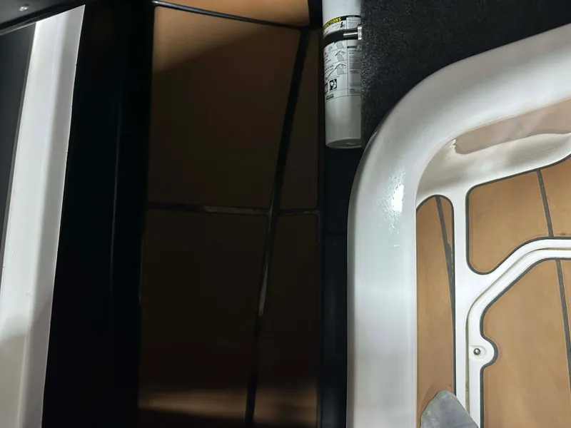 Slide: The Image of Malibu Wakesetter 23 LSV 2021 - 48