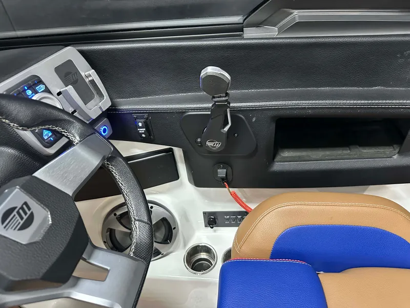 Slide: The Image of Malibu Wakesetter 23 LSV 2021 - 51