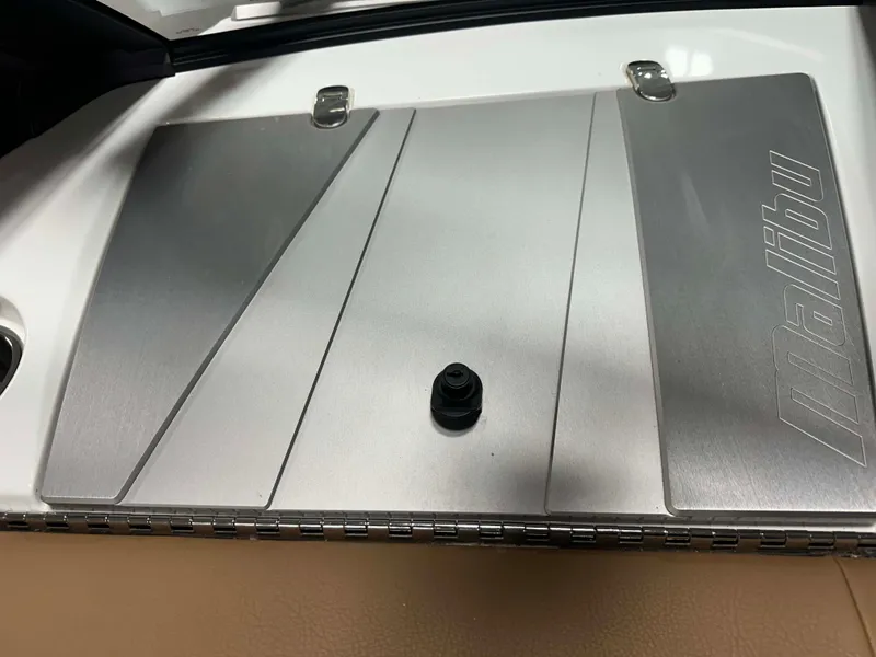 Slide: The Image of Malibu Wakesetter 23 LSV 2021 - 55