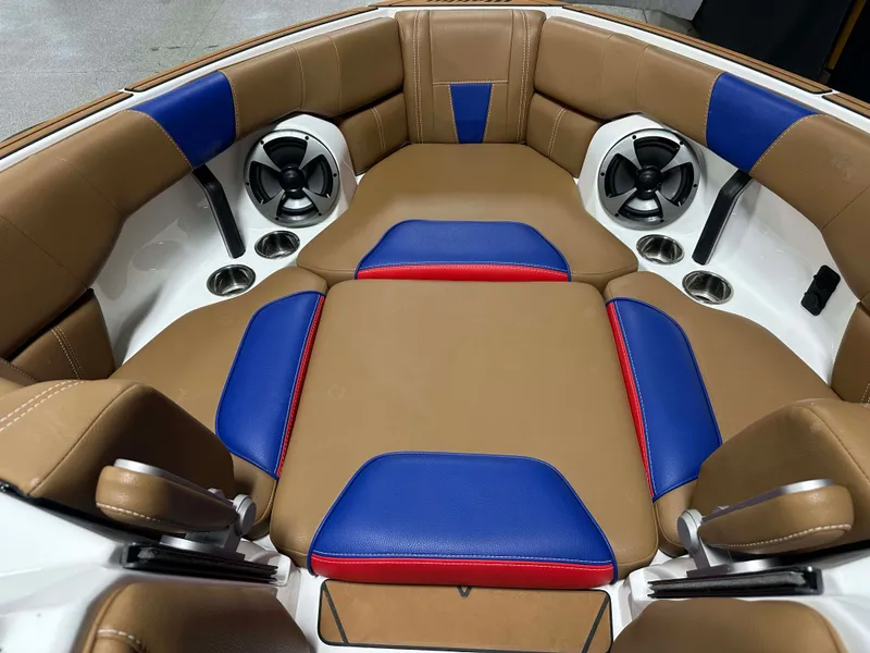 Slide: The Image of Malibu Wakesetter 23 LSV 2021 - 58