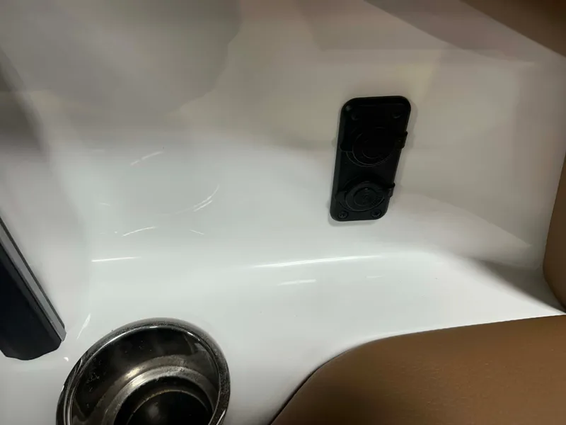 Slide: The Image of Malibu Wakesetter 23 LSV 2021 - 66