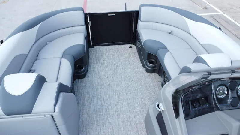 Slide: The Image of Avalon LSZ Quad Lounge - 23' 2025 - 31
