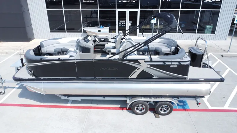 Slide: The Image of Avalon LSZ Quad Lounge - 23' 2025 - 16