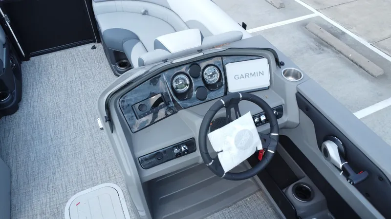 Slide: The Image of Avalon LSZ Quad Lounge - 23' 2025 - 29