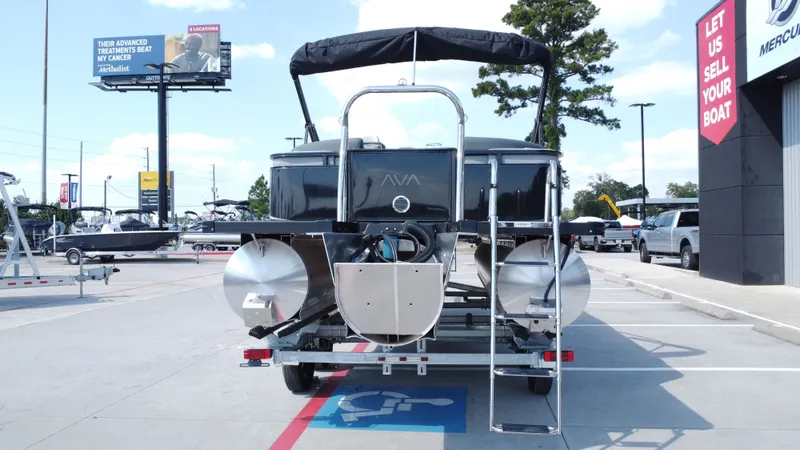 Slide: The Image of Avalon LSZ Quad Lounge - 23' 2025 - 9