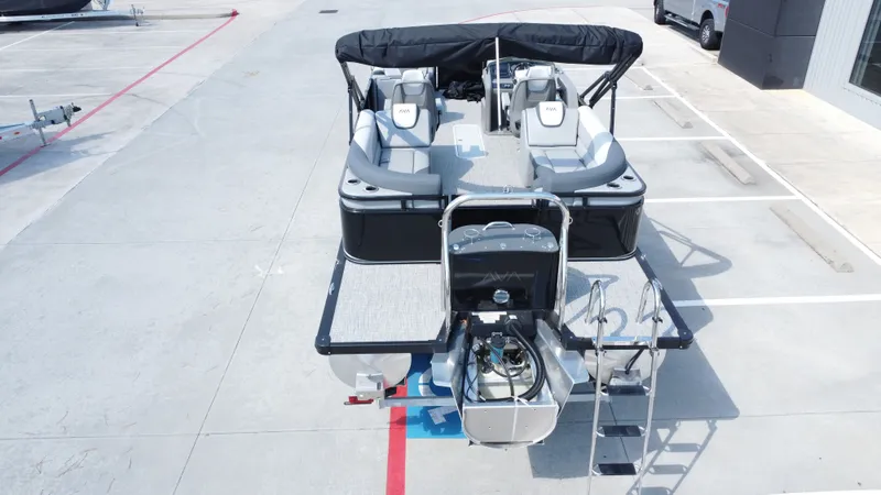 Slide: The Image of Avalon LSZ Quad Lounge - 23' 2025 - 18