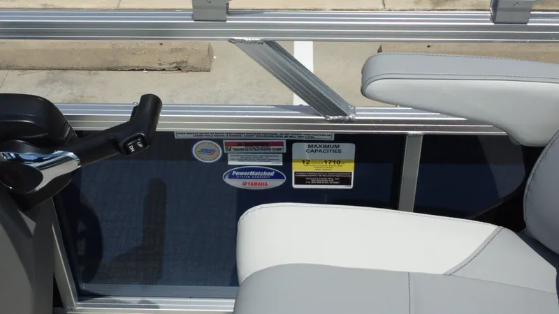 Slide: The Image of Avalon Venture Rear Fish - 21' 2026 - 28