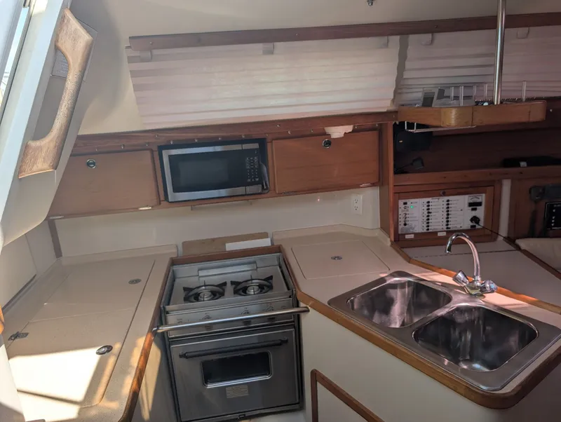 Slide: The Image of Catalina 320 2000 - 71