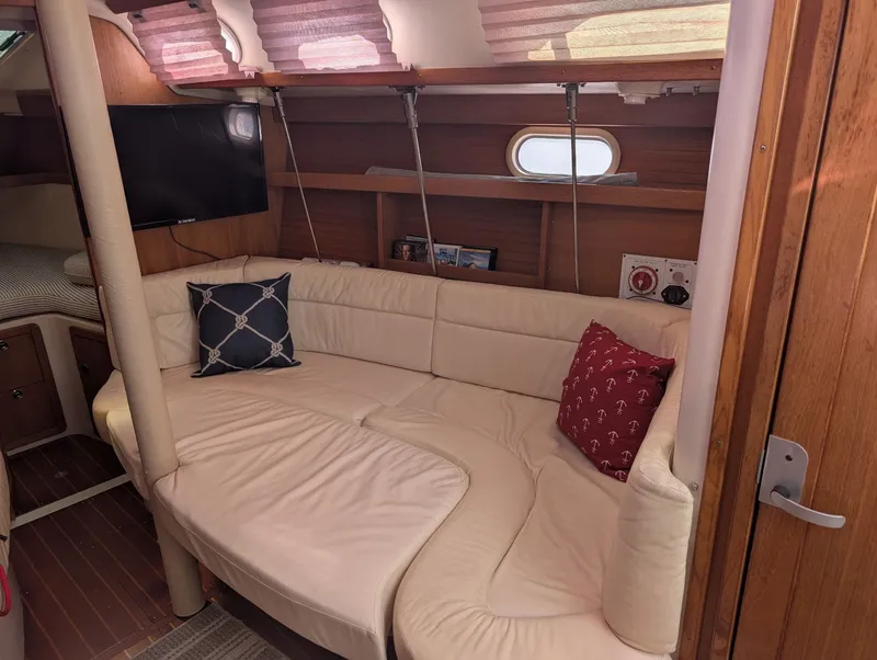 Slide: The Image of Catalina 320 2000 - 84