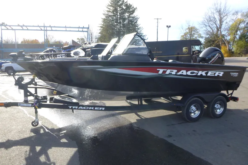 Slide: The Image of 2026 Tracker Targa V-19 Combo boat, top view, showcasing seating and layout. - 5