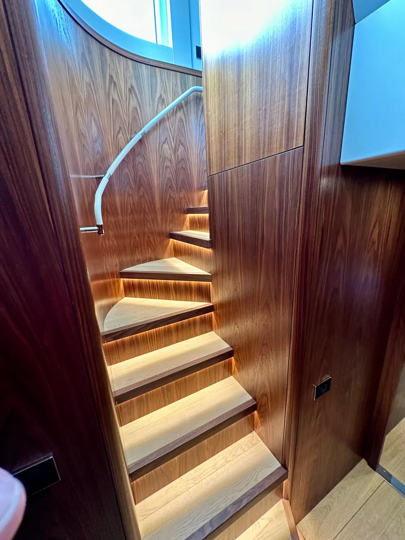 Slide: The Image of Sirena 58 2021 - 52