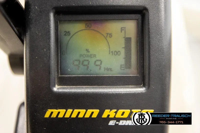Slide: The Image of Minn Kota E-Drive display showing 99.9 hours, associated with Bennington 2050 FSI, 2008 model. - 35