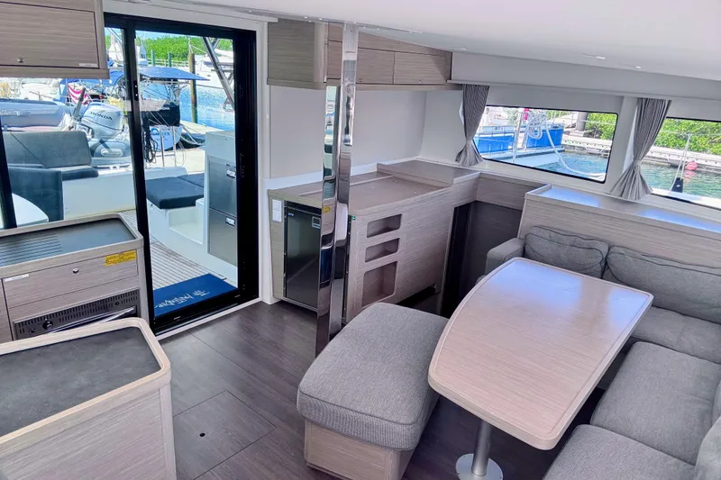 Slide: The Image of 360 degree salon visibility - 13