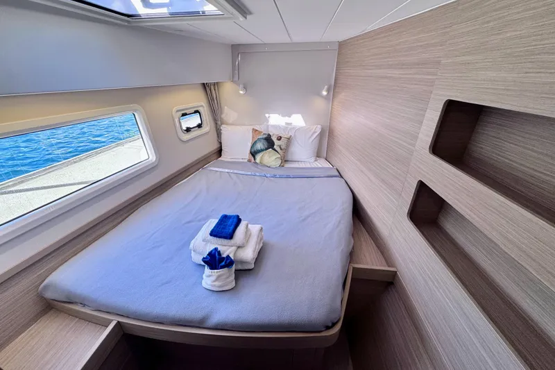 Slide: The Image of forward guest cabin - 16