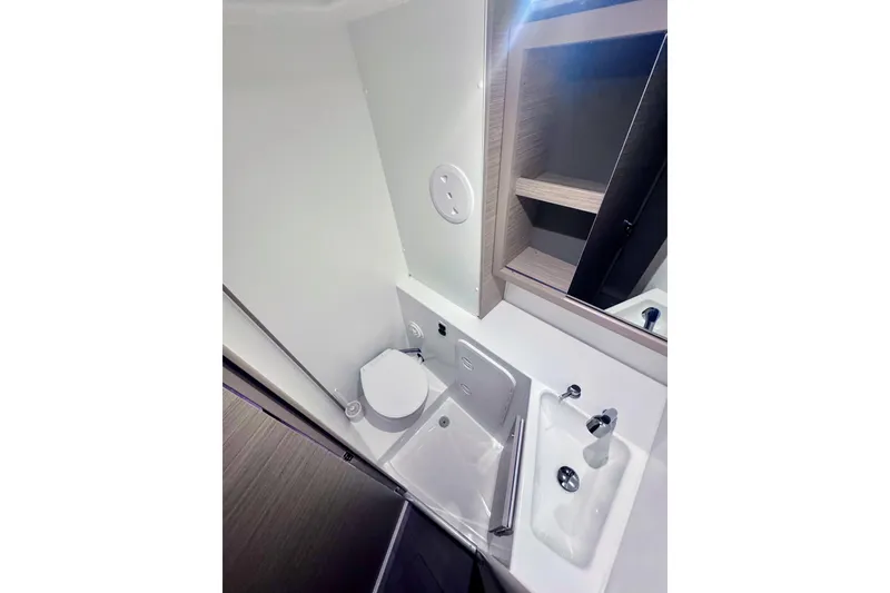 Slide: The Image of guest bath 2 - 17