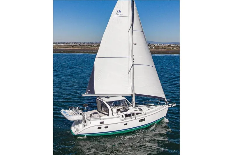 The Image of Sailing yacht Hunter Passage 420, 1999 model, cruising on open water. - 0