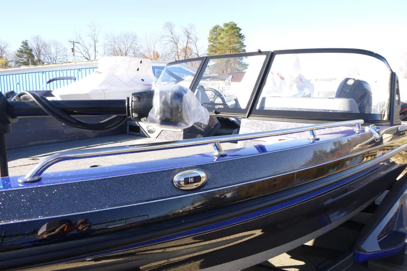 Slide: The Image of 2026 Ranger 621FS Pro boat with sleek design and modern features. - 43