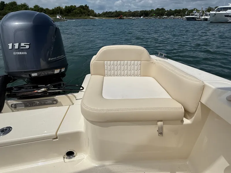 Slide: The Image of Scout 188 Sport Dorado 2026 with Yamaha 115 outboard motor. - 8