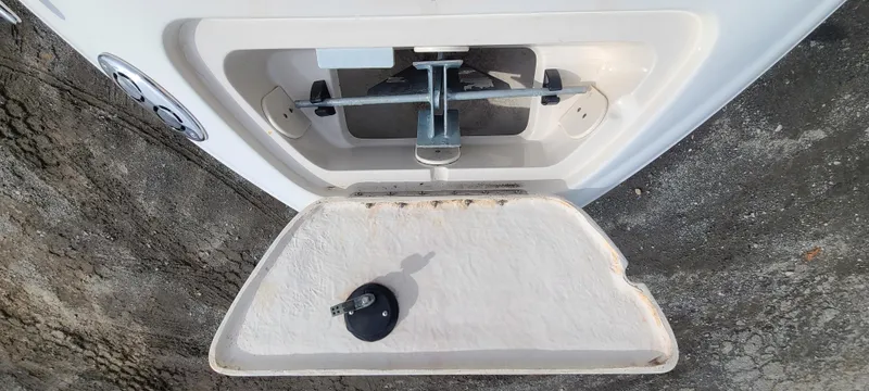 Slide: The Image of Sea Ray 220 Bow Rider 2002 - 50