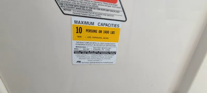 Slide: The Image of Sea Ray 220 Bow Rider 2002 - 52