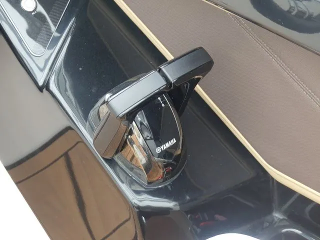 Slide: The Image of Yamaha 252SD 2023 - 18