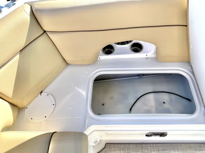 Slide: The Image of NauticStar 243 DC 2019 - 15