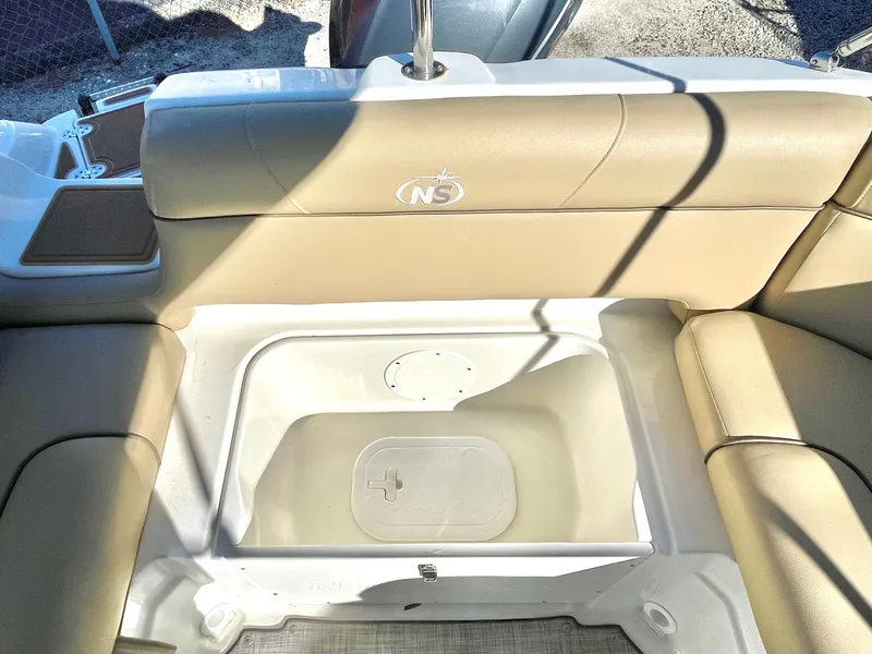 Slide: The Image of NauticStar 243 DC 2019 - 16