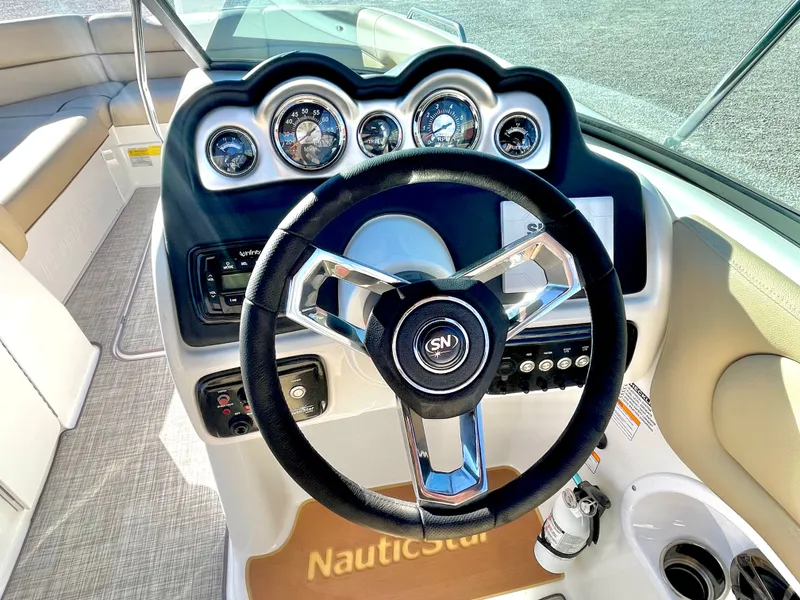 Slide: The Image of NauticStar 243 DC 2019 - 19