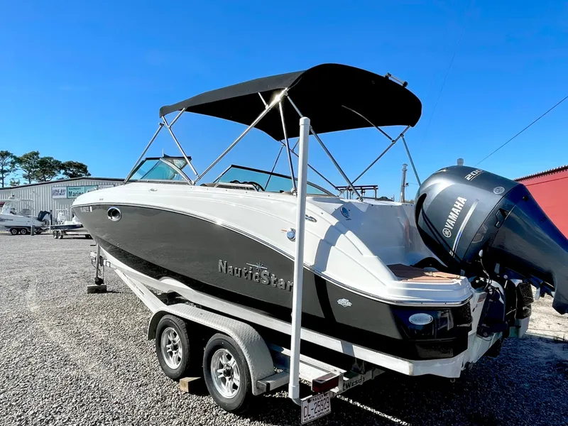 Slide: The Image of NauticStar 243 DC 2019 - 2