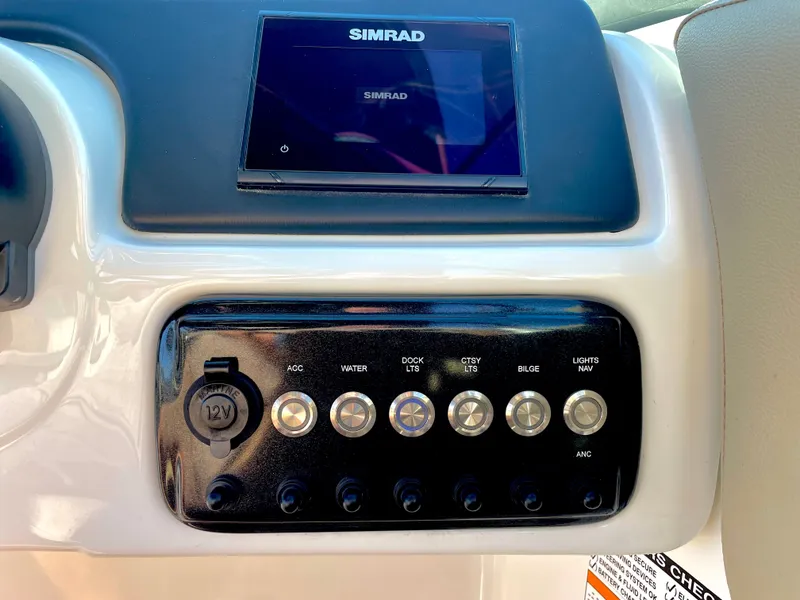 Slide: The Image of NauticStar 243 DC 2019 - 23