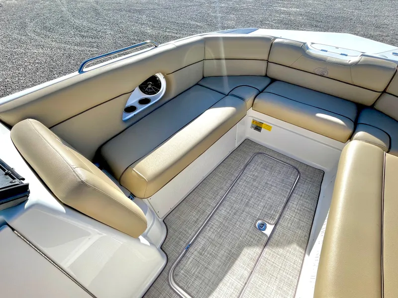 Slide: The Image of NauticStar 243 DC 2019 - 34