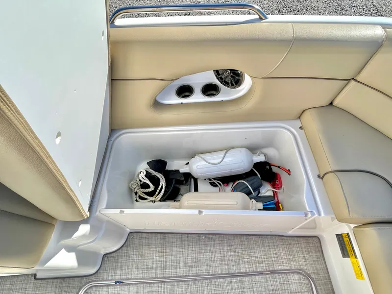 Slide: The Image of NauticStar 243 DC 2019 - 37