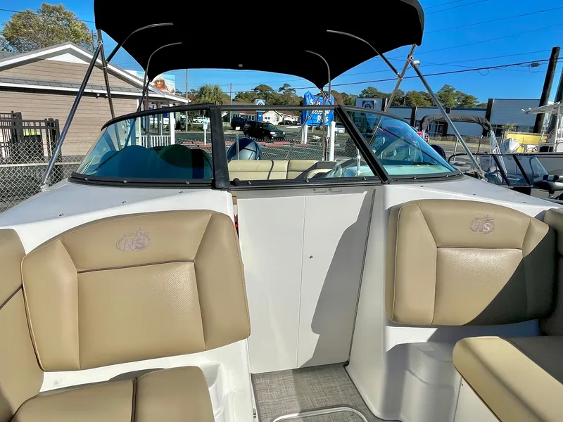 Slide: The Image of NauticStar 243 DC 2019 - 38