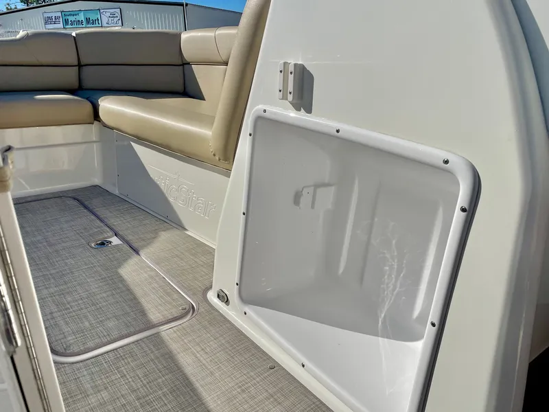 Slide: The Image of NauticStar 243 DC 2019 - 40