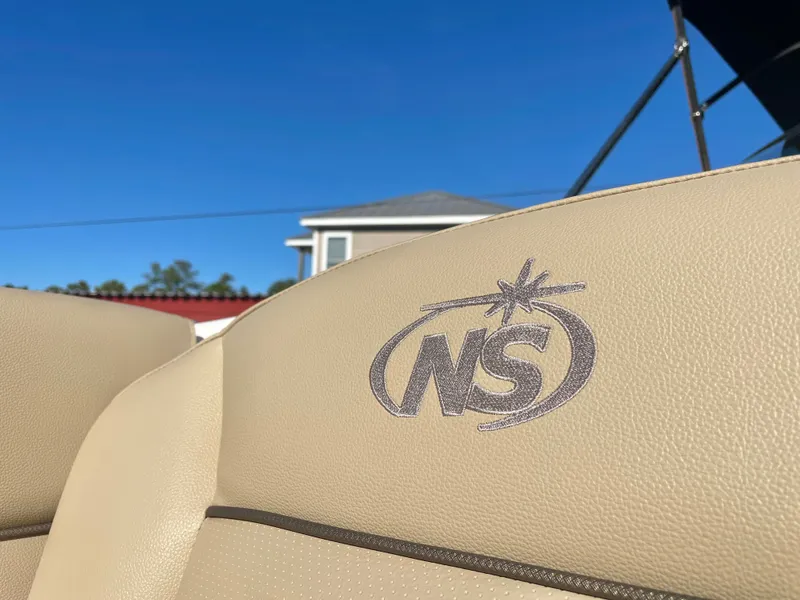 Slide: The Image of NauticStar 243 DC 2019 - 41