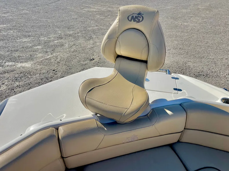 Slide: The Image of NauticStar 243 DC 2019 - 43