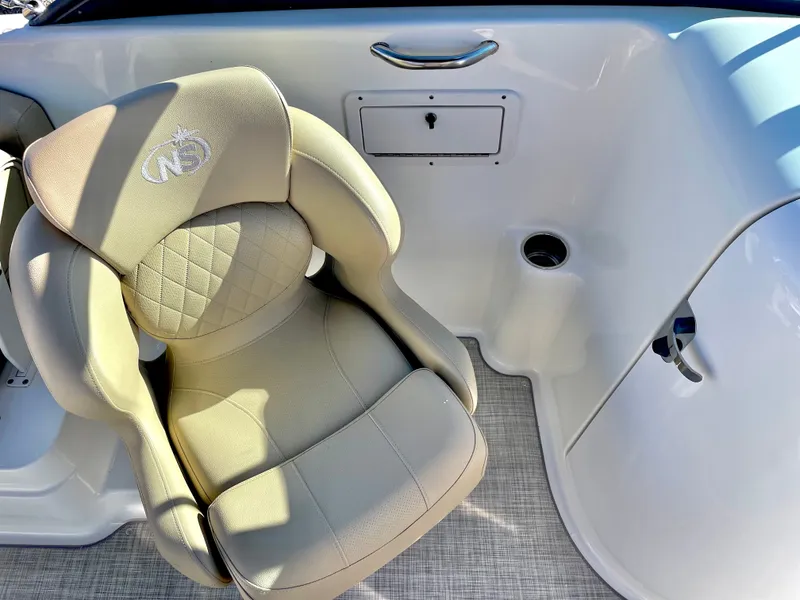 Slide: The Image of NauticStar 243 DC 2019 - 45