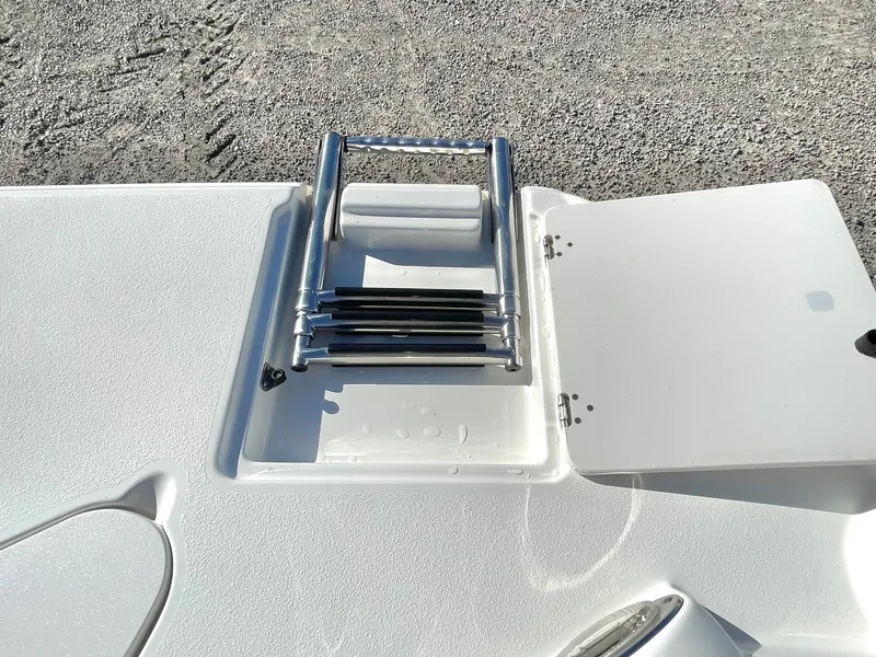 Slide: The Image of NauticStar 243 DC 2019 - 47