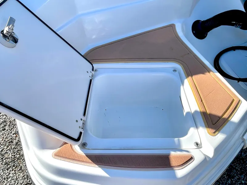 Slide: The Image of NauticStar 243 DC 2019 - 50