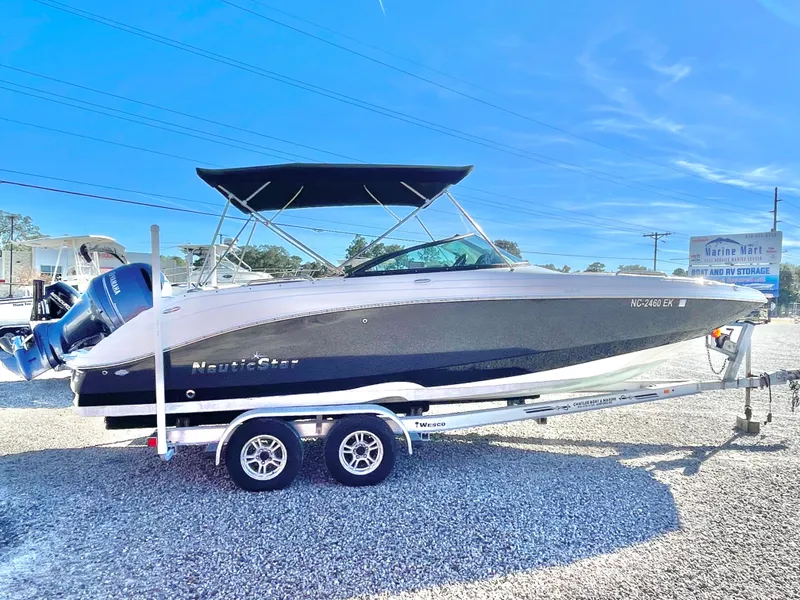 Slide: The Image of NauticStar 243 DC 2019 - 59