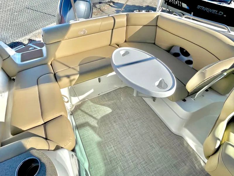 Slide: The Image of NauticStar 243 DC 2019 - 9