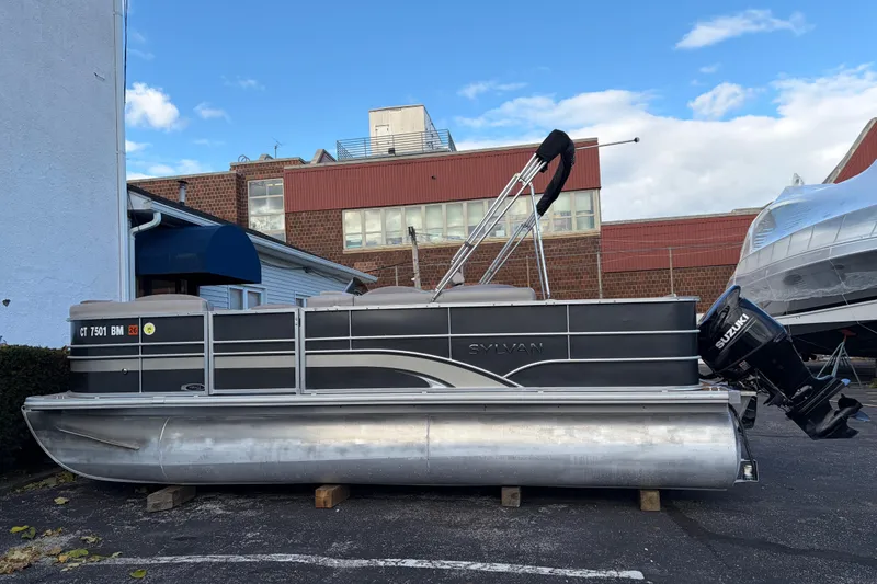 The Image of 2013 Sylvan Mirage Cruise 8520 CR pontoon boat with Suzuki outboard motor. - 0
